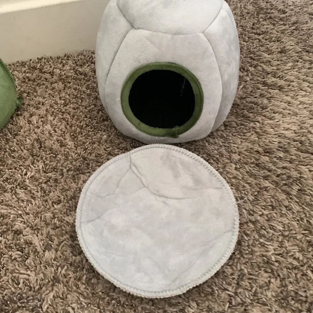 Very small hideout for pets, good for hamsters and animals that size